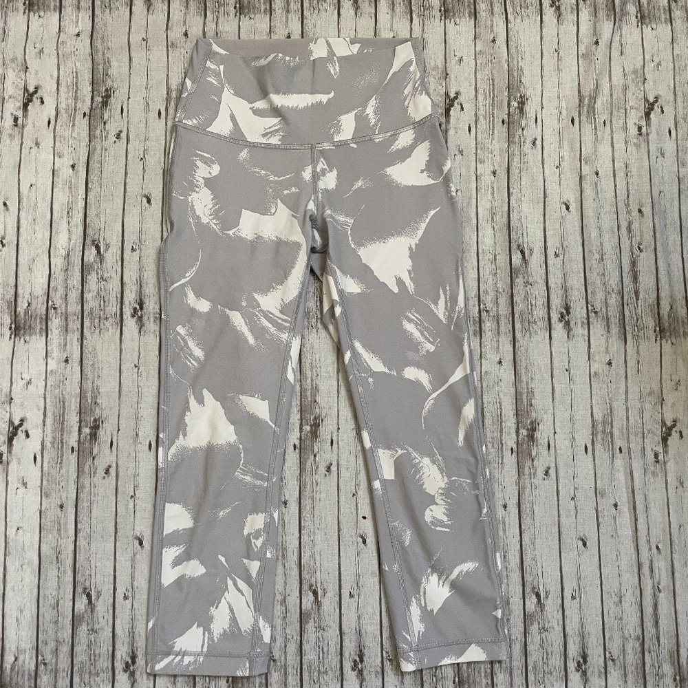 Lululemon Wunder Under Leggings 20" Luxtreme Flower Pop White Silver Lilac Sz 4